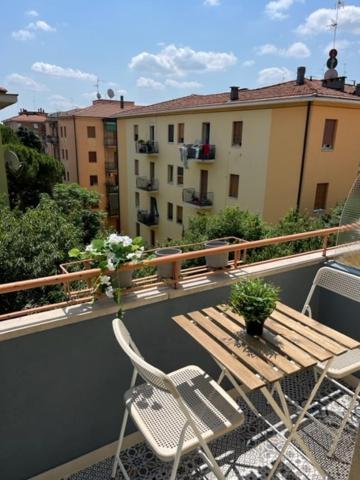 Puccini Apartment Modena Esterno foto
